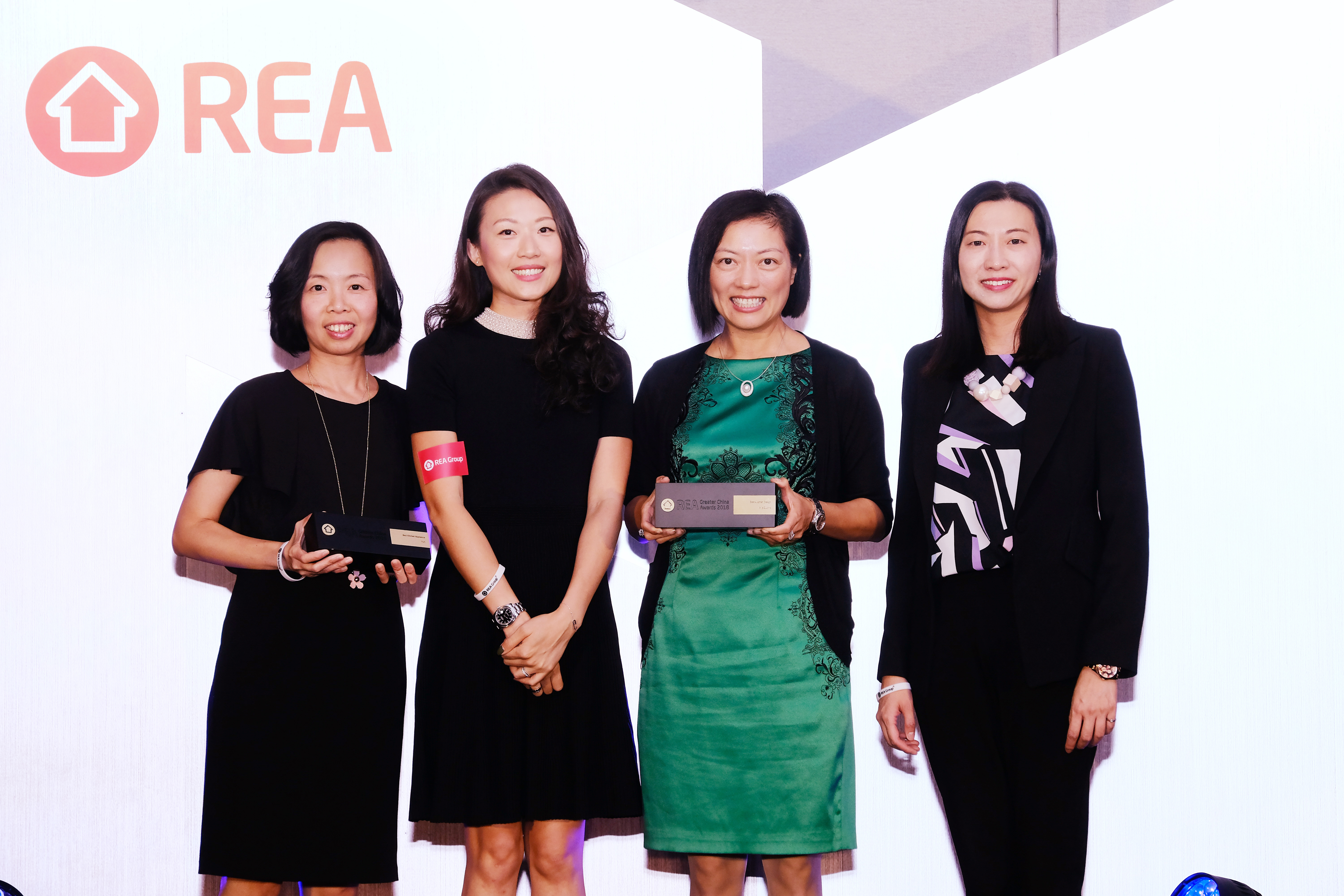 Mia Cucina and TGC were honored “Best Kitchen Design” and “Best Kitchen Appliance” under “REA Greater China Awards 2018”