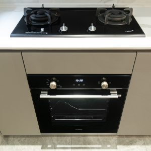 TGC built-in hob and multifunctional Mia Cucina oven