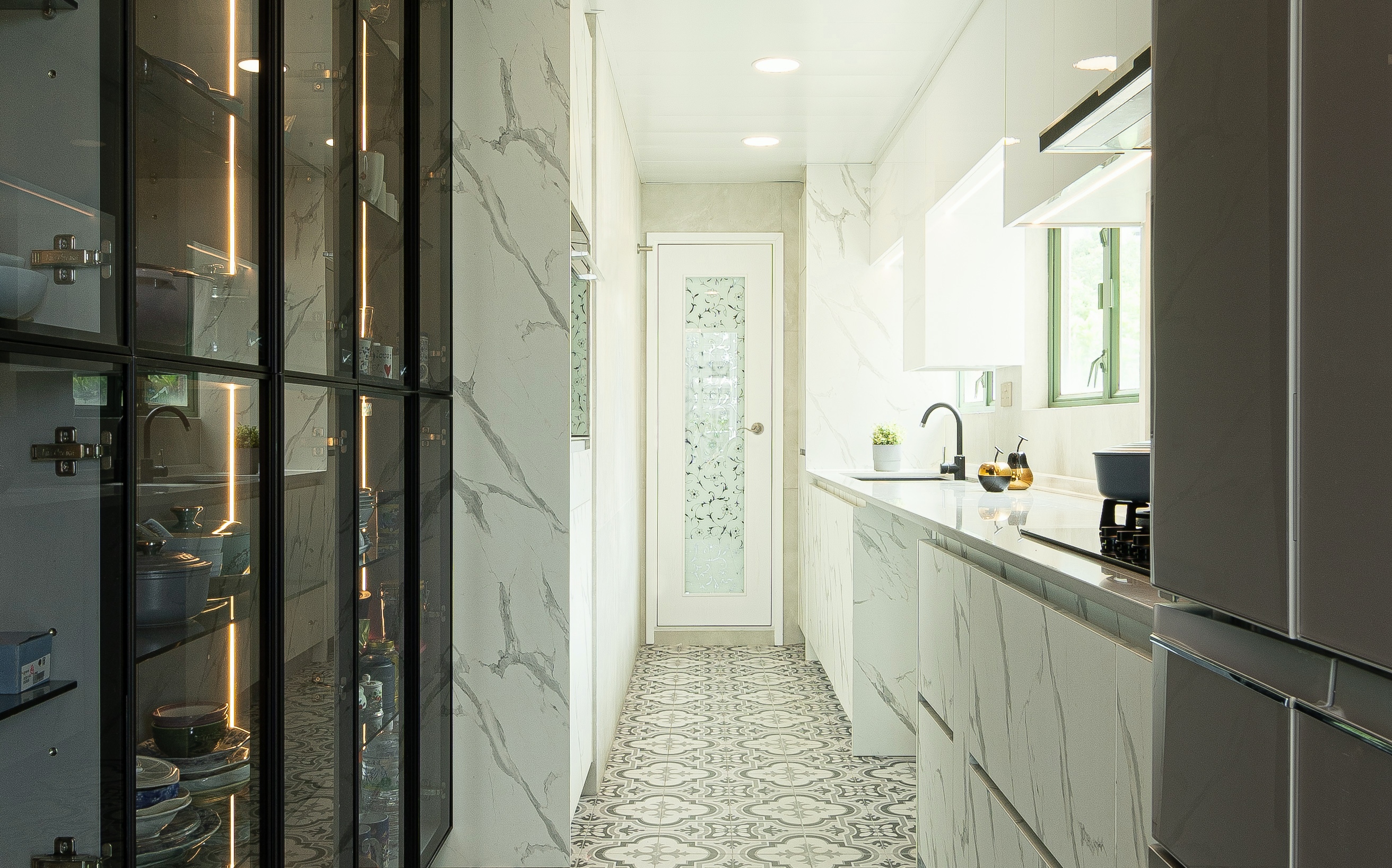 European-style Kitchen Crafts An Elegant And Blissful Ambience