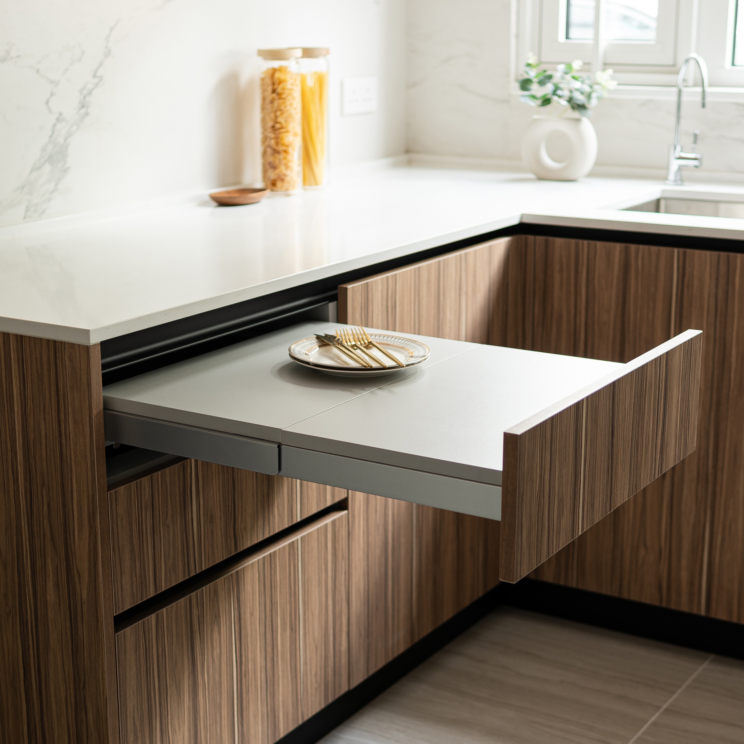 隱藏式伸縮枱面