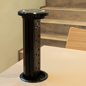 隱藏式電動插座